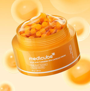 Crema hidratante KSTANDARBEAUTY Medicube con cápsulas de ácido kójico y cúrcuma para iluminar y unificar el tono facial